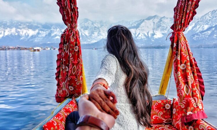 Romantic Shikara Ride Dal Lake